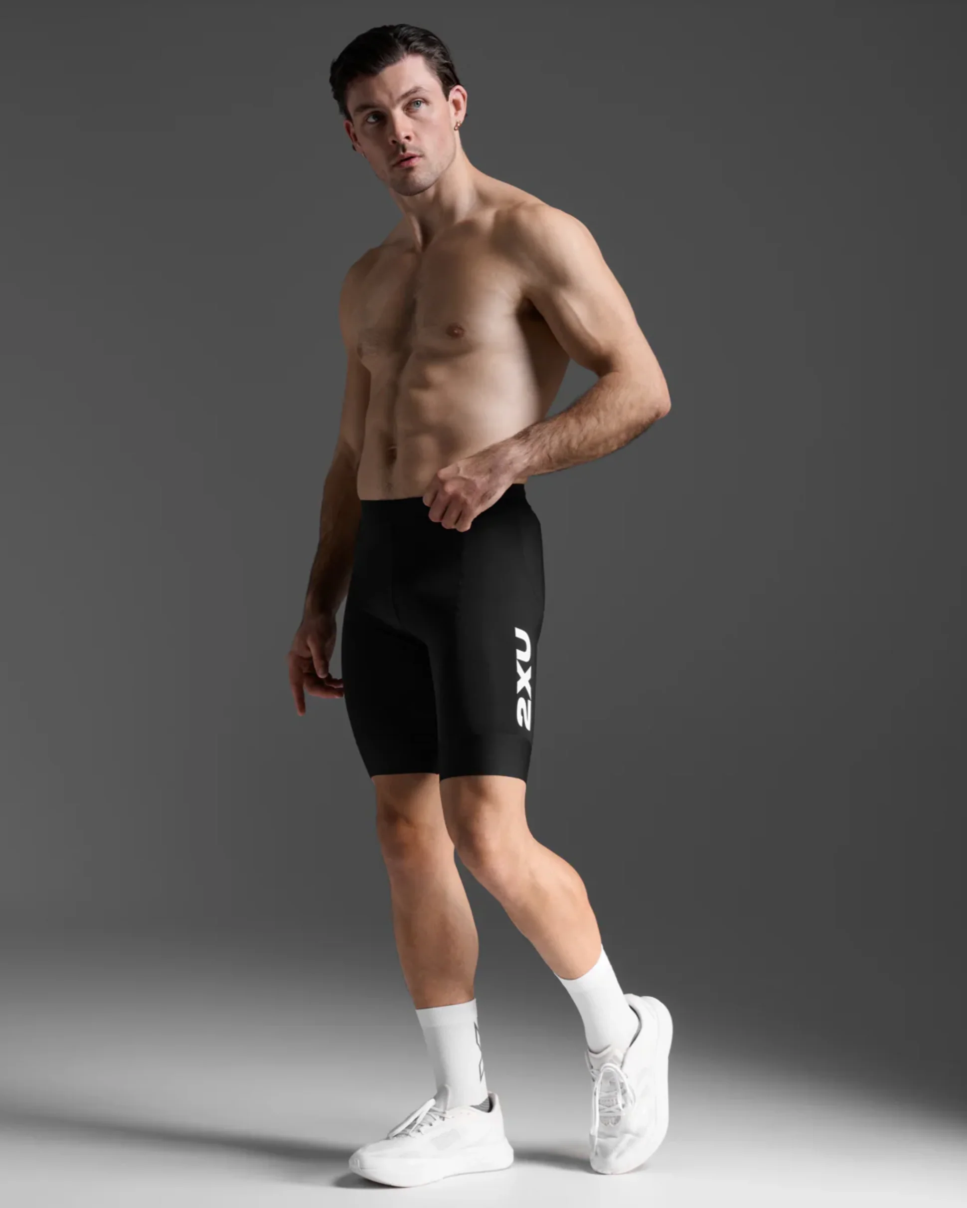 2XU Aero Tri 9 Inch Shorts (Mens) Black/White - Image 3