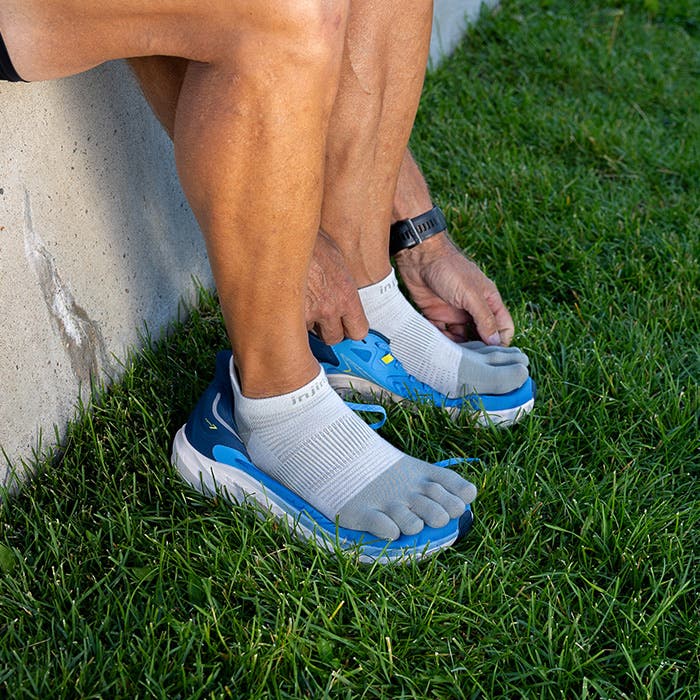 Injinji Performance Run Lightweight No-Show Sand - Image 3