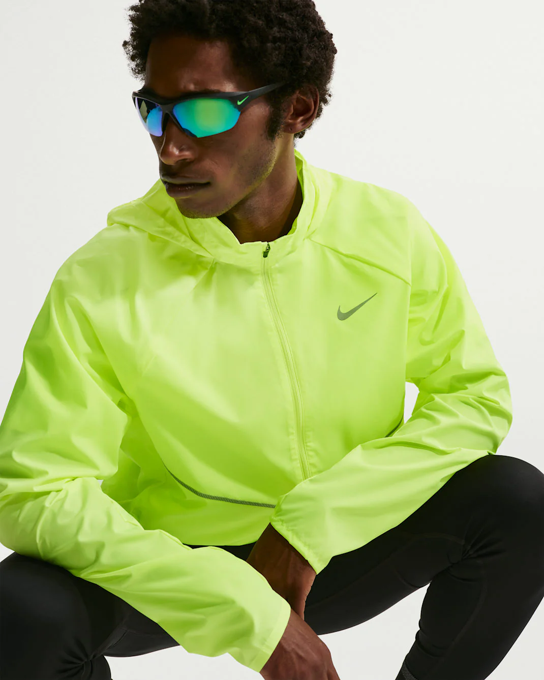 Nike UV Repel Miler Jacket Mens Volt - Image 3